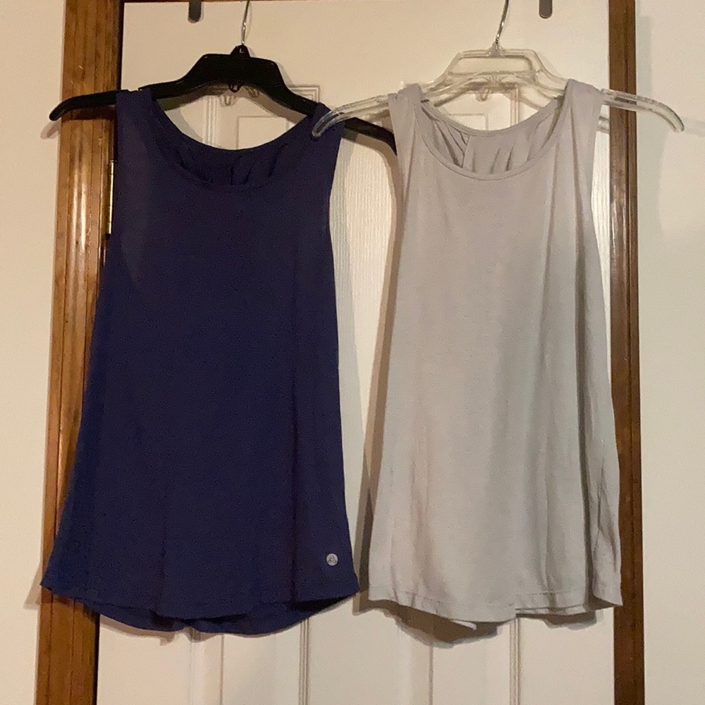 2 Apana Workout Tanks